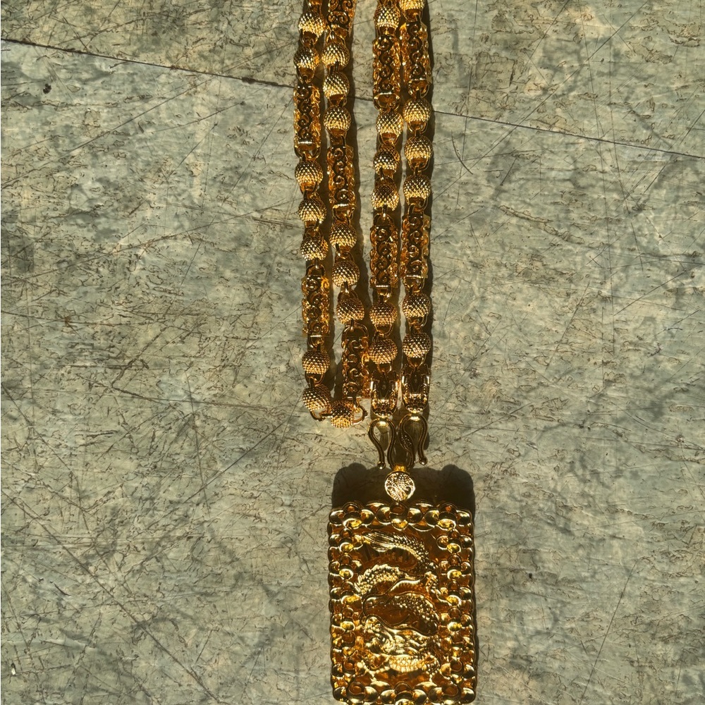 Gold Pendant Necklace